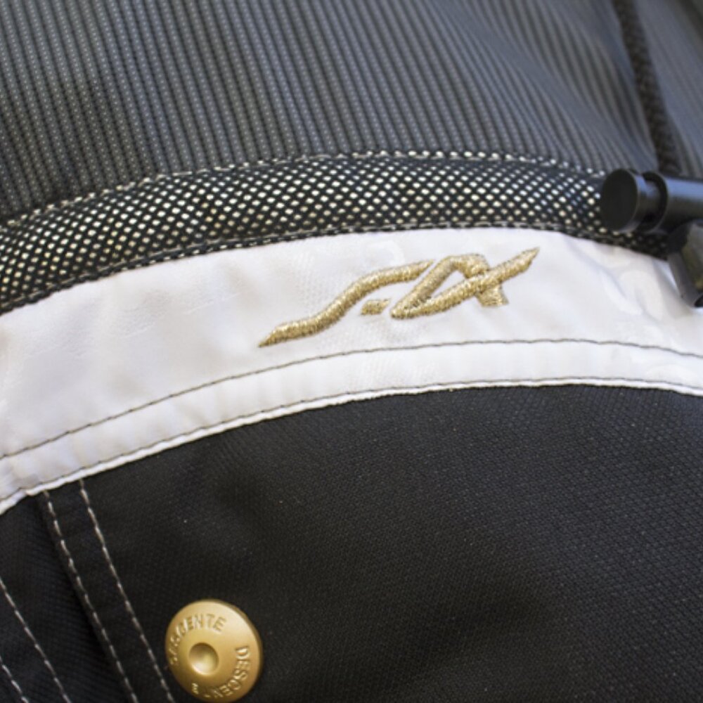 Womans Descente Ski Jacket Lots Of Zippers Excell… - image 2